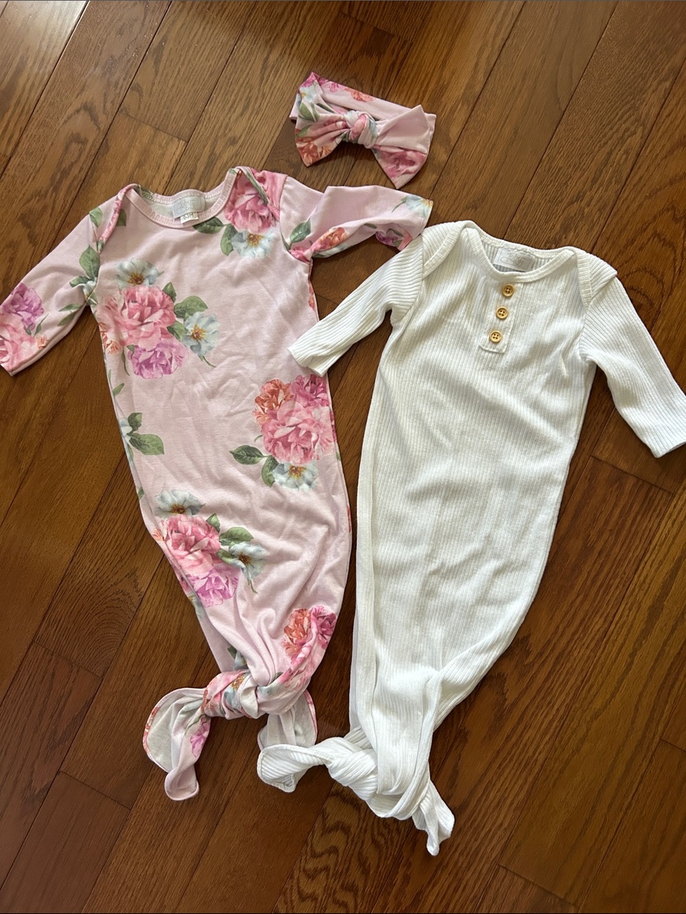 Toby Girls Infant Knotted Gowns-Pink Floral with Headband and Ivory, Size 0-3M